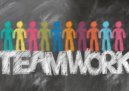 디지털 트랜스포메이션 조직 구성: 독립적 완결형 조직의 중요성